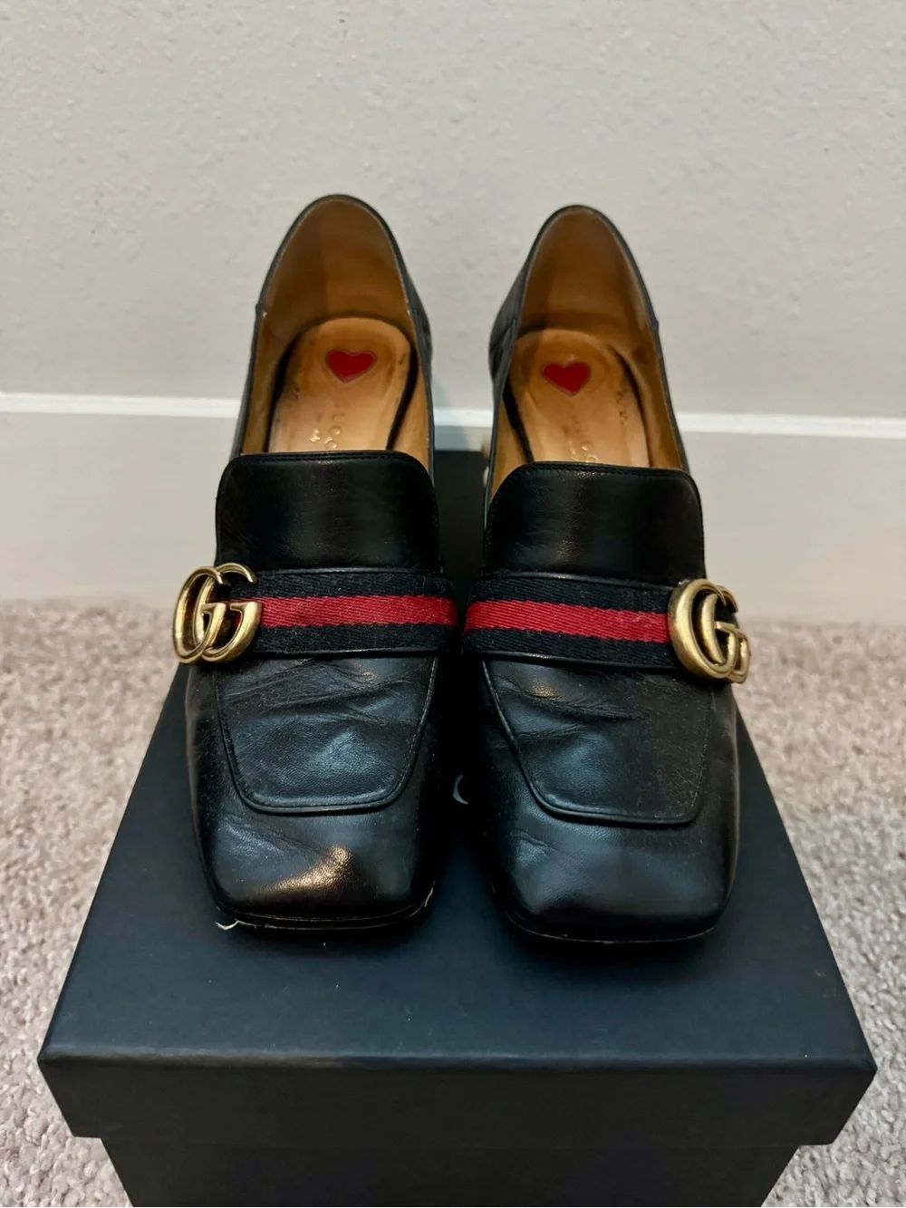 Authentic Gucci Peyton Black Leather Loafers with Red Stripe and Pearls